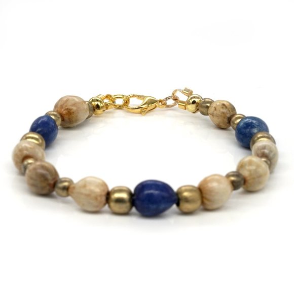 Bracelet with wooden seed beads and lobster clasp. - Picture 2 of 2